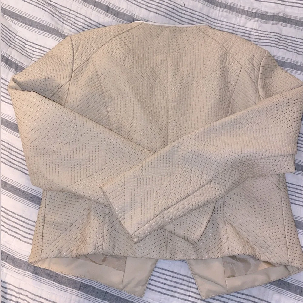 NWOT MARC NEW YORK Women’s Cream Faux Leather Textured Moto Jacket - Picture 7 of 9